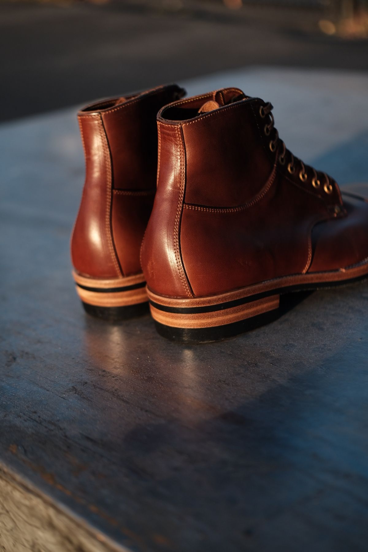 Photo by tichoblanco on November 5, 2024 of the Østmo X Iron Boots Type 1 Service Boot in Maryam Vachetta Marrone Horsehide.