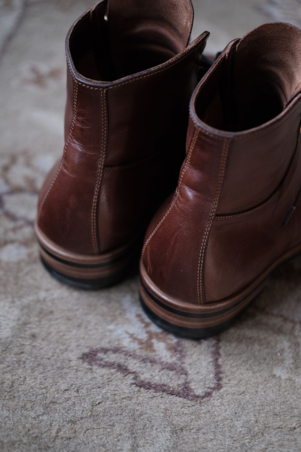 Photo by tichoblanco on December 6, 2024 of the Østmo X Iron Boots Type 1 Service Boot in Maryam Vachetta Marrone Horsehide.