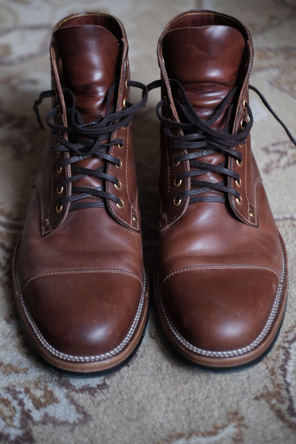 Photo by tichoblanco on December 6, 2024 of the Østmo X Iron Boots Type 1 Service Boot in Maryam Vachetta Marrone Horsehide.