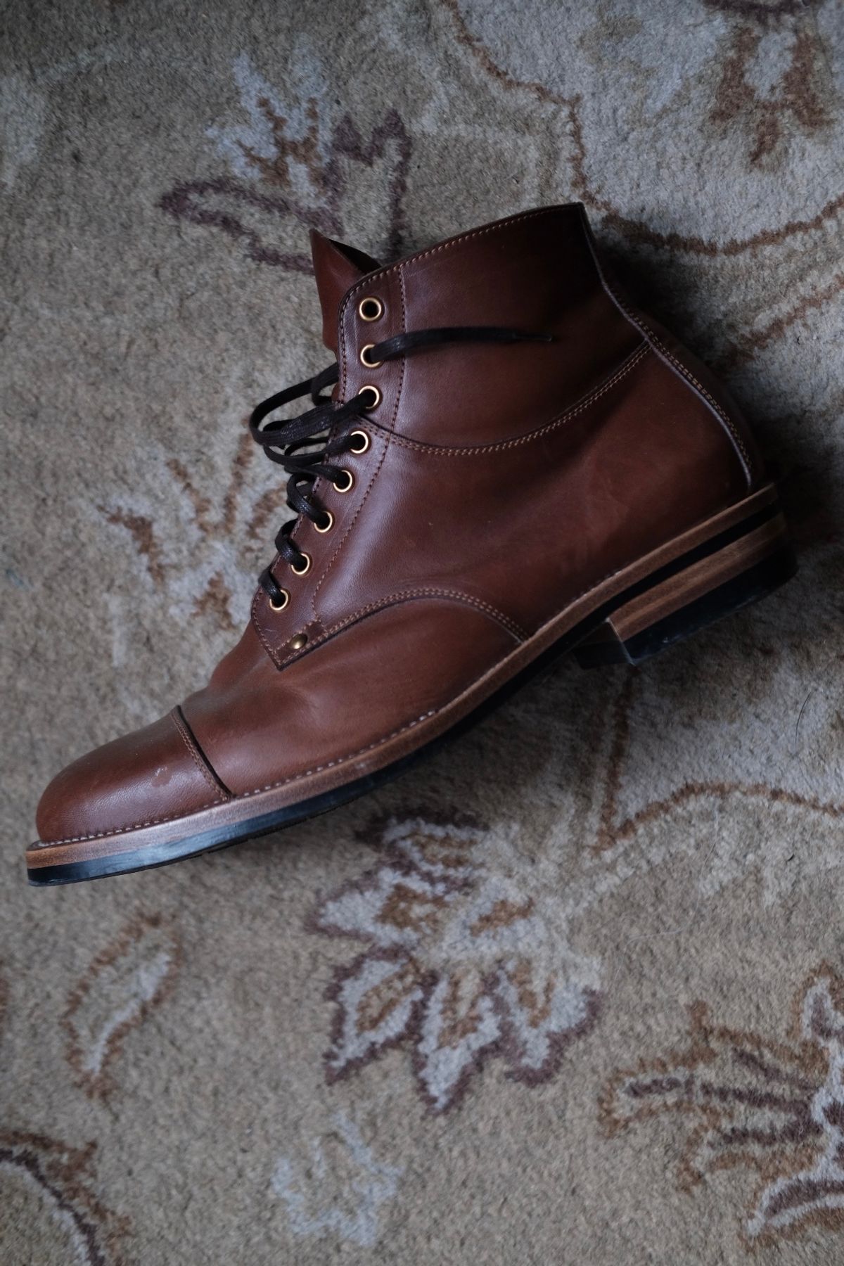 Photo by tichoblanco on December 6, 2024 of the Østmo X Iron Boots Type 1 Service Boot in Maryam Vachetta Marrone Horsehide.