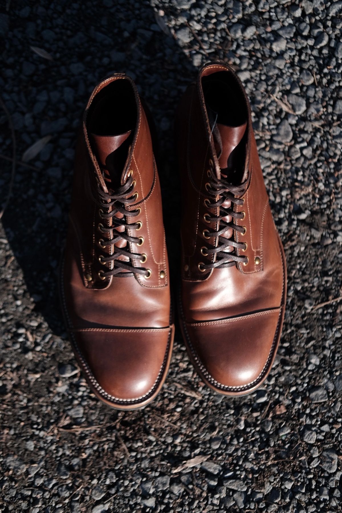 Photo by tichoblanco on January 6, 2025 of the Østmo X Iron Boots Type 1 Service Boot in Maryam Vachetta Marrone Horsehide.