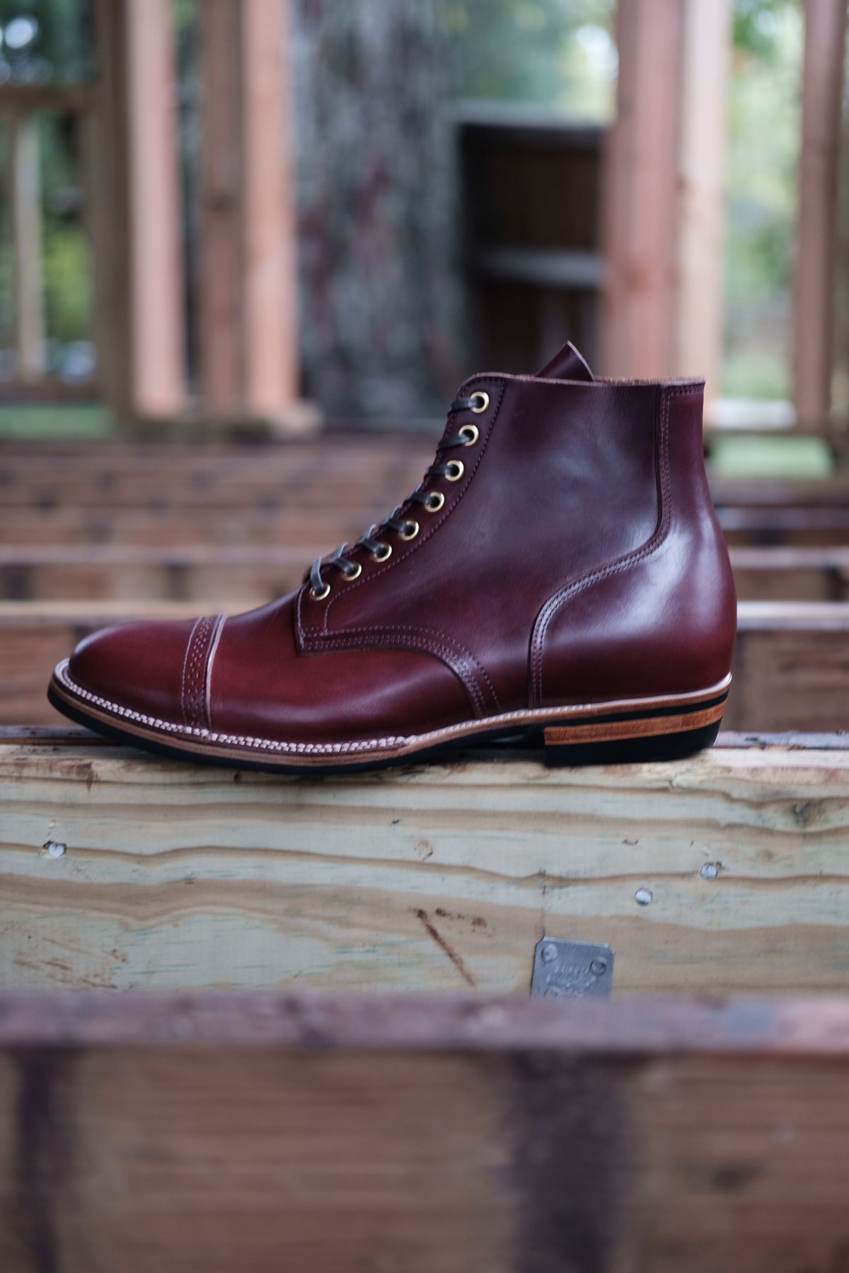 Photo by tichoblanco on October 4, 2022 of the XBXS Land Boots in Horween Color 8 Chromexcel.