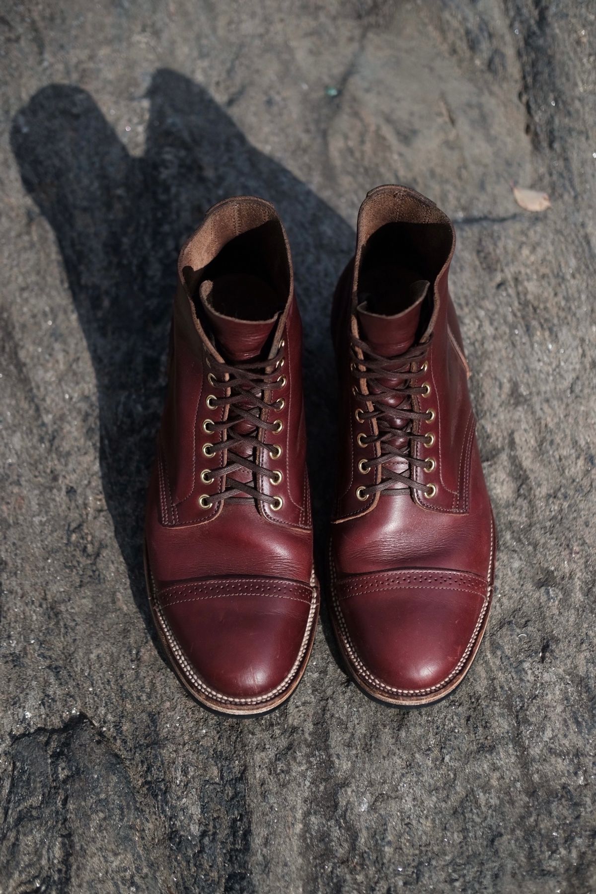 Photo by tichoblanco on November 6, 2022 of the XBXS Land Boots in Horween Color 8 Chromexcel.