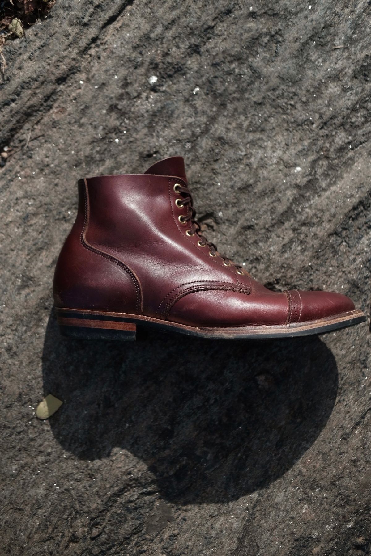 Photo by tichoblanco on November 6, 2022 of the XBXS Land Boots in Horween Color 8 Chromexcel.