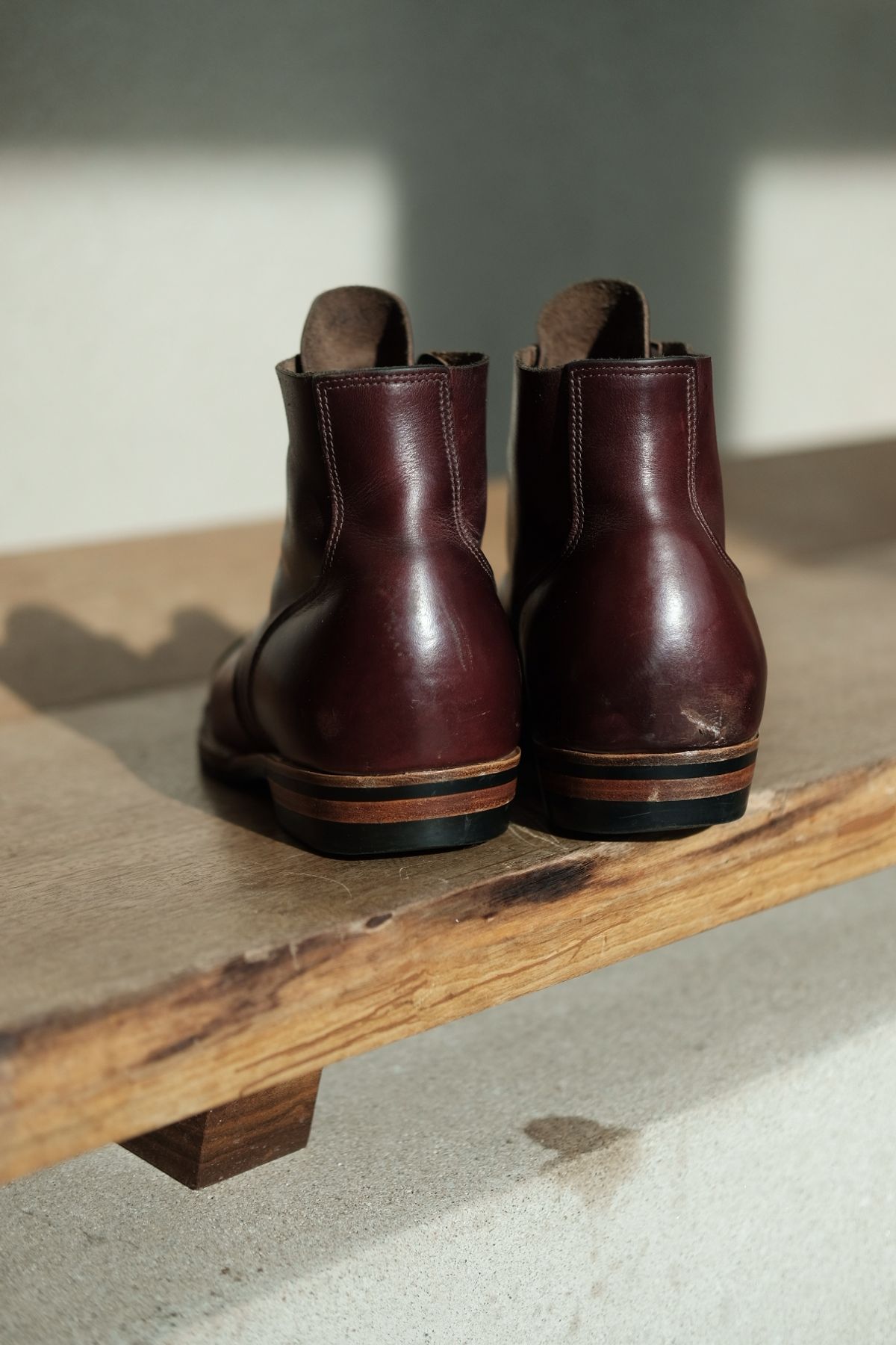 Photo by tichoblanco on December 5, 2022 of the XBXS Land Boots in Horween Color 8 Chromexcel.