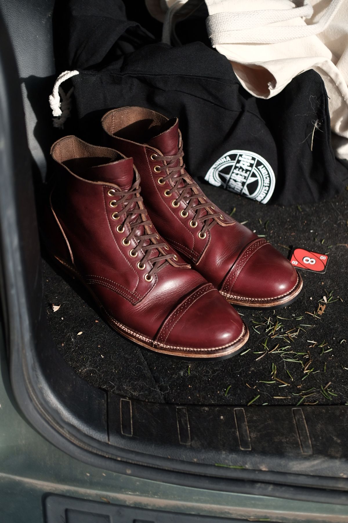 Photo by tichoblanco on December 5, 2022 of the XBXS Land Boots in Horween Color 8 Chromexcel.