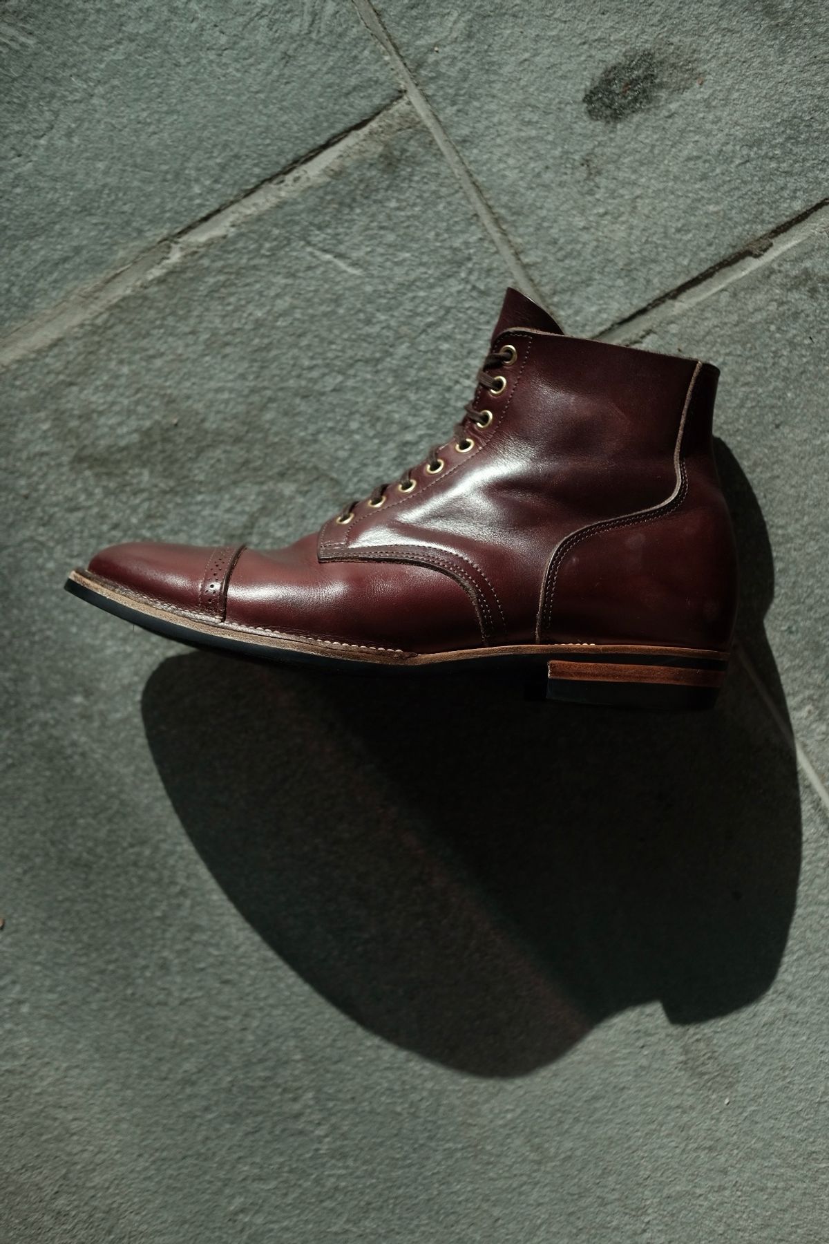 Photo by tichoblanco on December 5, 2022 of the XBXS Land Boots in Horween Color 8 Chromexcel.