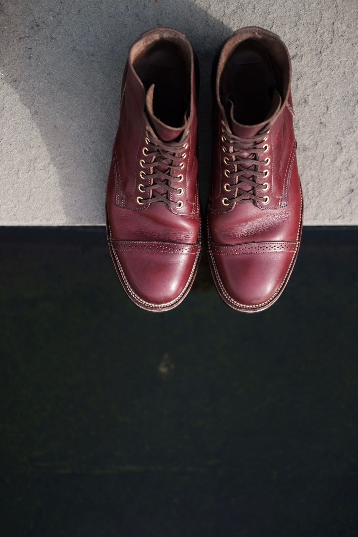 Photo by tichoblanco on December 5, 2022 of the XBXS Land Boots in Horween Color 8 Chromexcel.