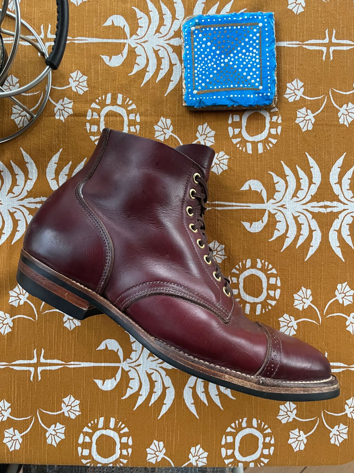 Photo by tichoblanco on January 5, 2023 of the XBXS Land Boots in Horween Color 8 Chromexcel.