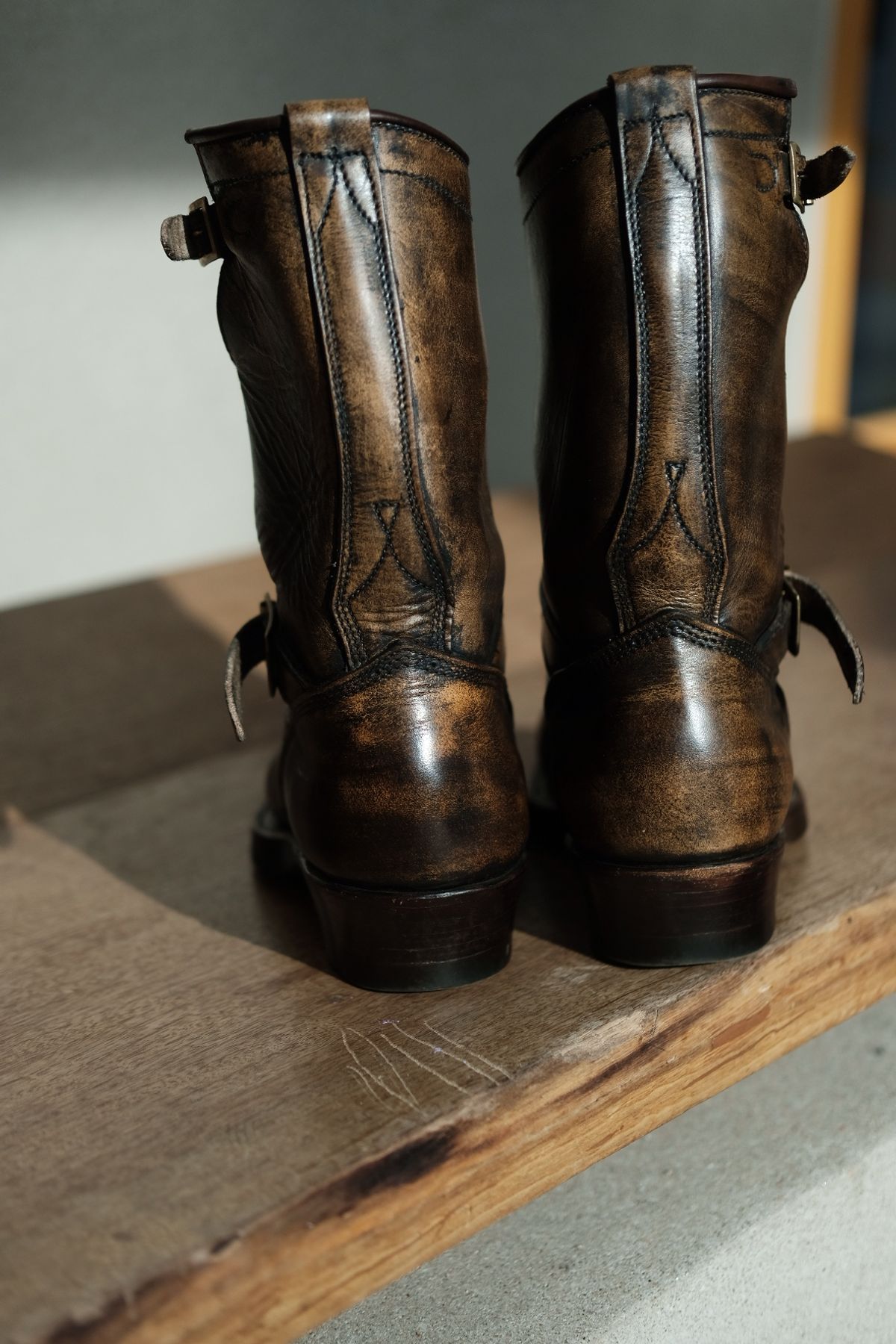 Photo by tichoblanco on December 5, 2022 of the Unsung U 22-2 Engineer Boot in Unknown Leather.