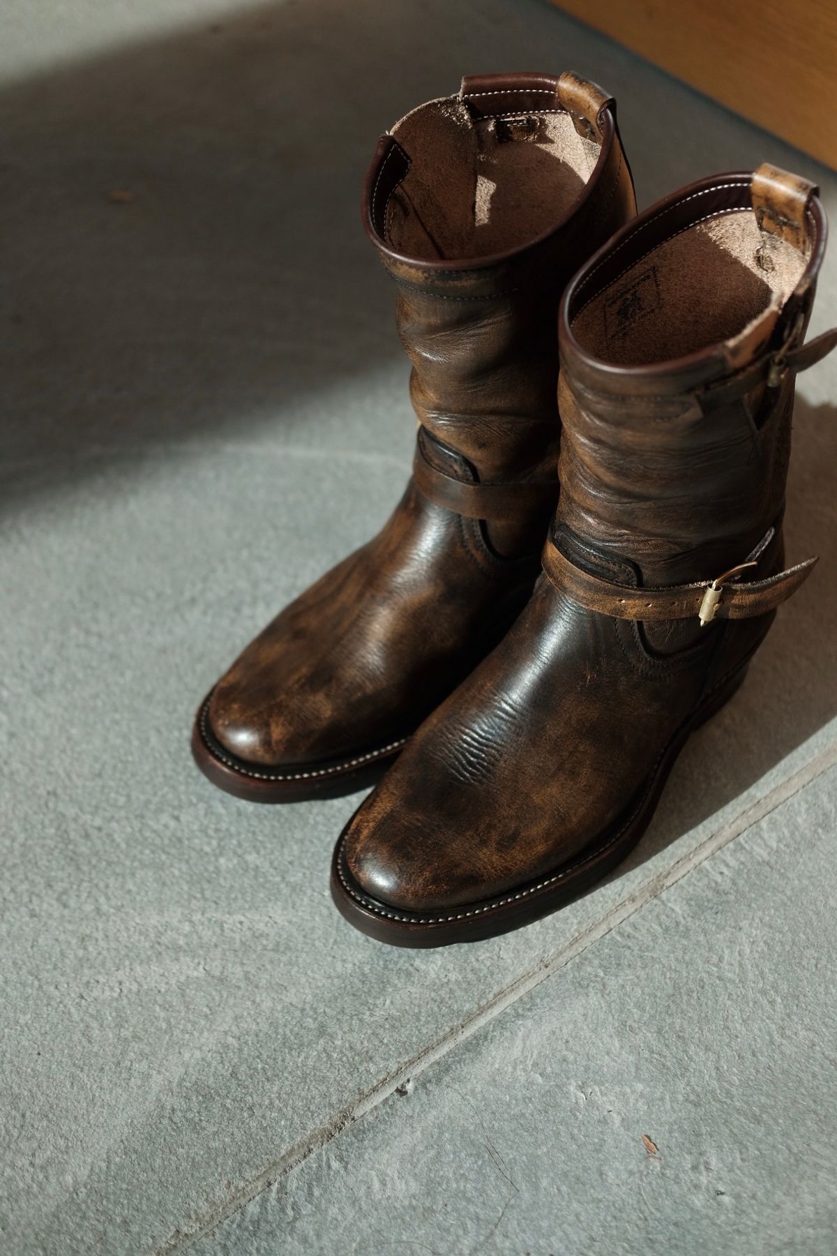 Photo by tichoblanco on December 5, 2022 of the Unsung U 22-2 Engineer Boot in Unknown Leather.