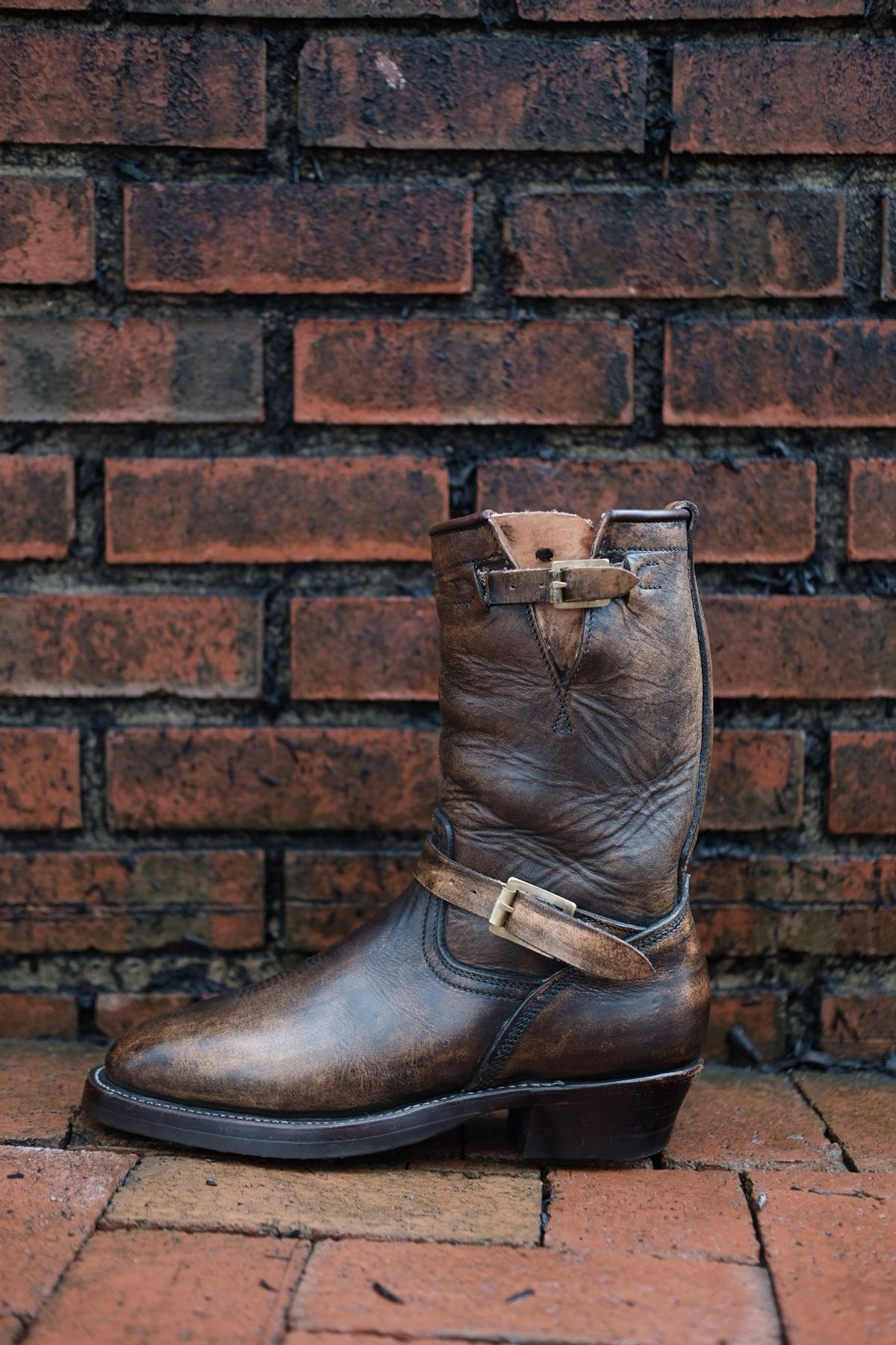 Photo by tichoblanco on January 4, 2023 of the Unsung U 22-2 Engineer Boot in Unknown Leather.