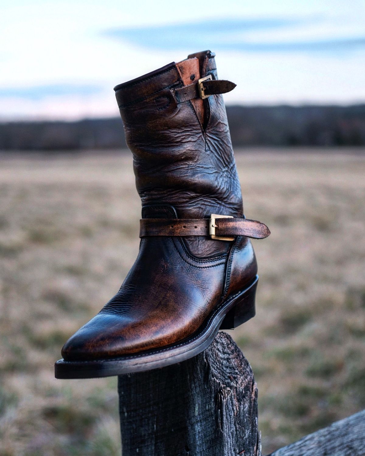 Photo by tichoblanco on February 3, 2023 of the Unsung U 22-2 Engineer Boot in Unknown Leather.