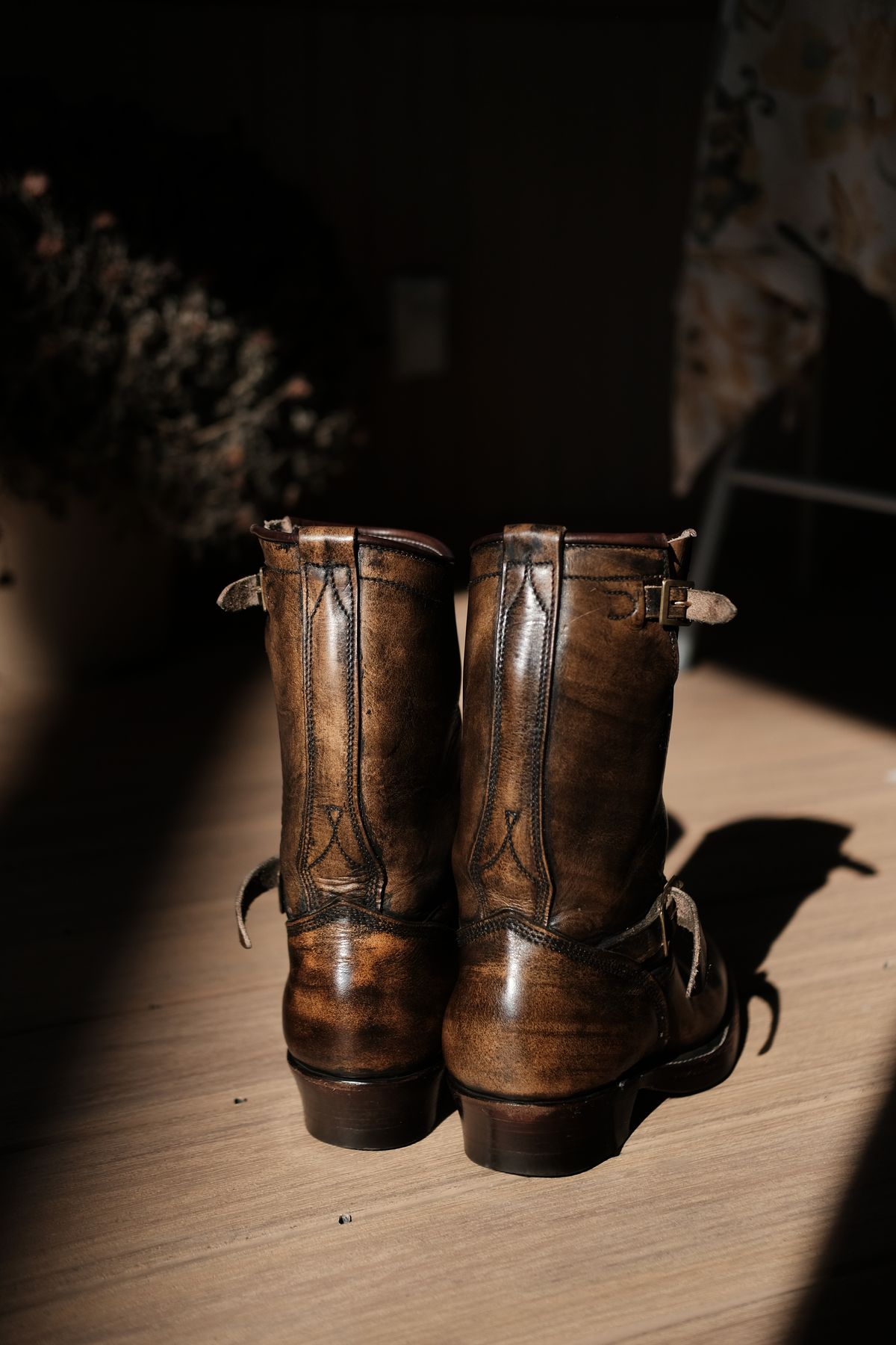 Photo by tichoblanco on February 3, 2023 of the Unsung U 22-2 Engineer Boot in Unknown Leather.