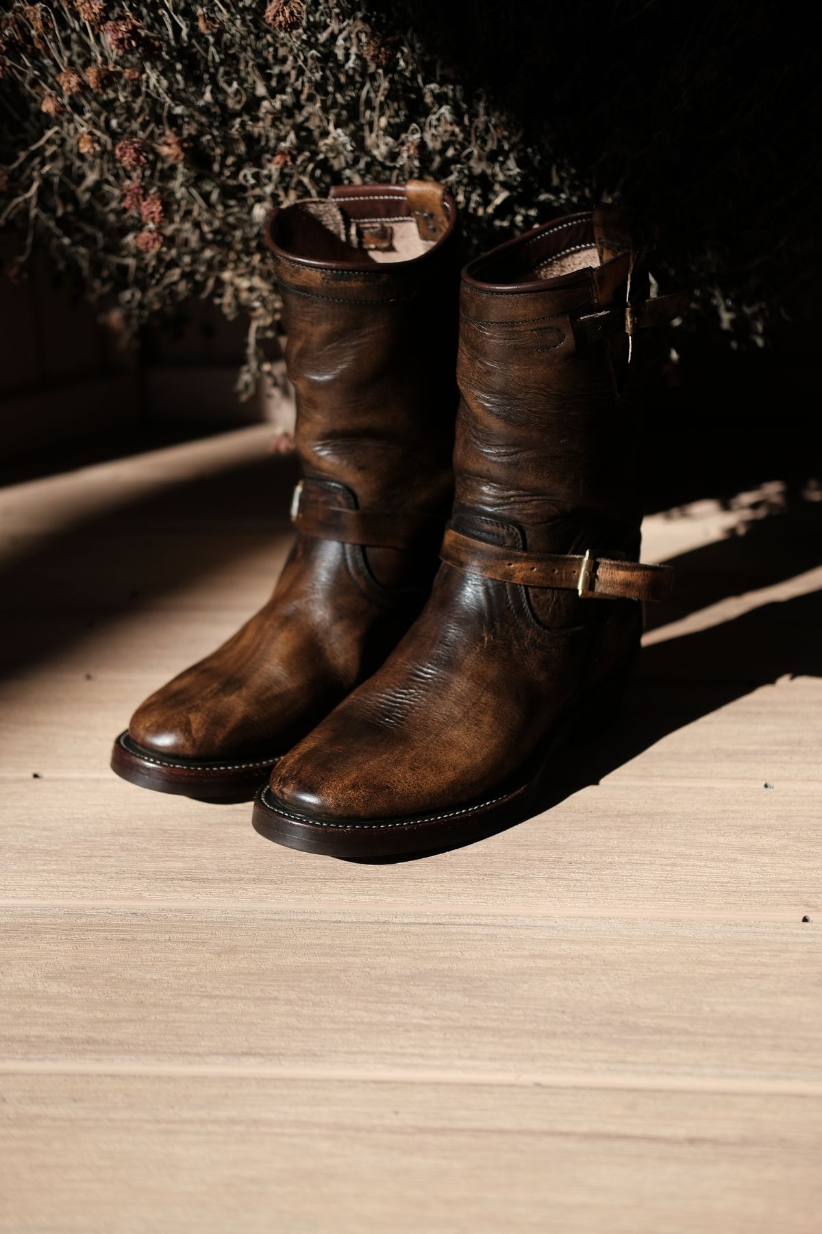 Photo by tichoblanco on February 3, 2023 of the Unsung U 22-2 Engineer Boot in Unknown Leather.