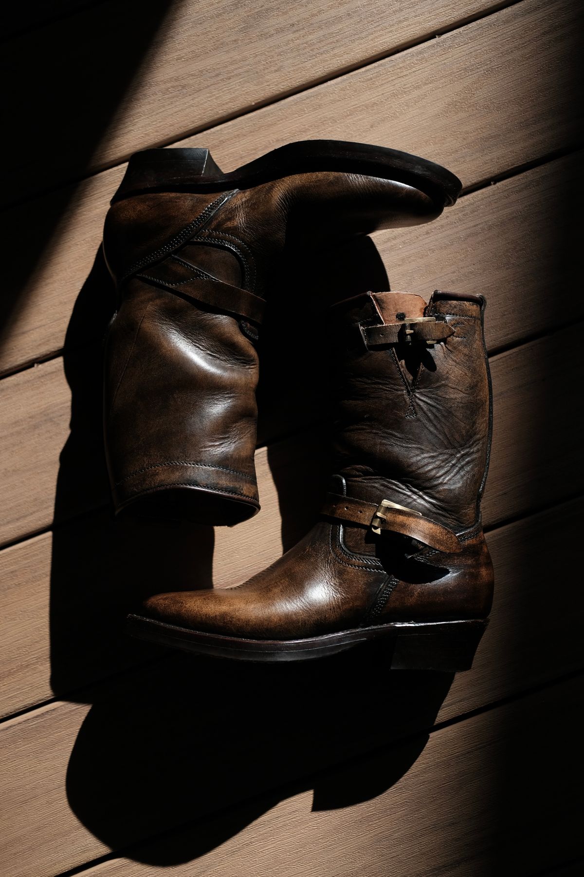 Photo by tichoblanco on February 3, 2023 of the Unsung U 22-2 Engineer Boot in Unknown Leather.