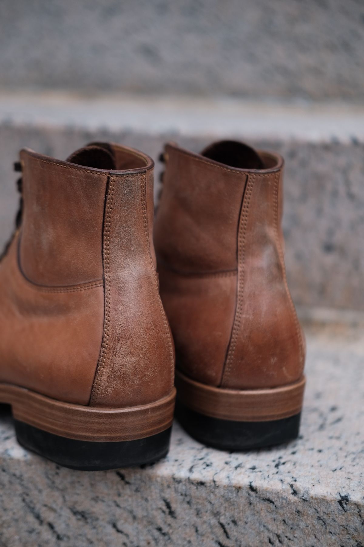 Photo by tichoblanco on January 4, 2024 of the Iron Boots x Østmo Type 1 in Maryam Natural Reverse Horsebutt.