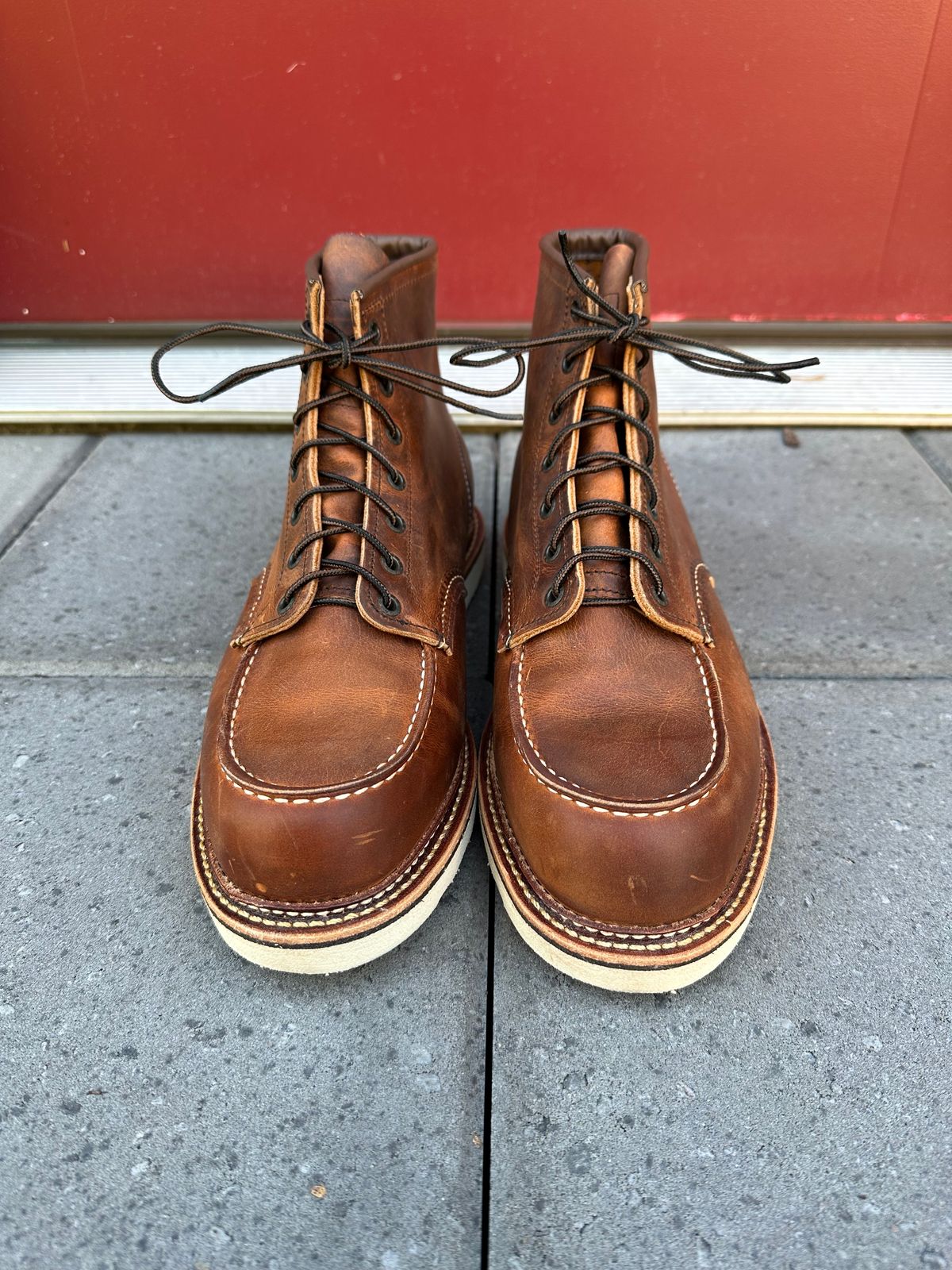 Photo by scratch.awl on October 1, 2023 of the Red Wing 6-Inch Classic Moc in S.B. Foot Copper Rough and Tough.