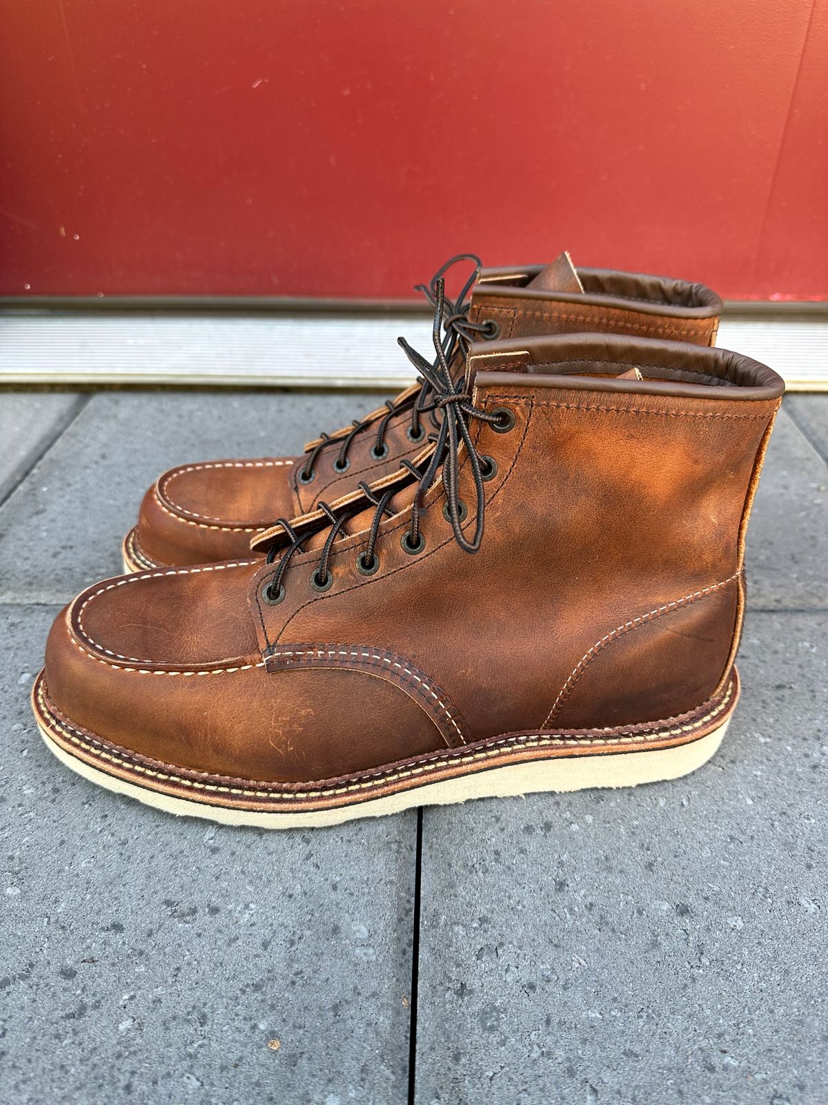 Photo by scratch.awl on October 1, 2023 of the Red Wing 6-Inch Classic Moc in S.B. Foot Copper Rough and Tough.