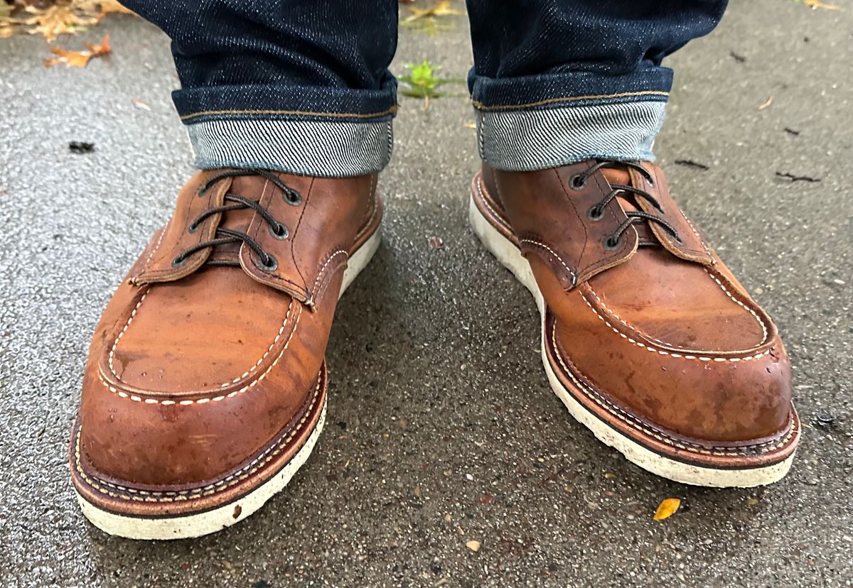 Photo by scratch.awl on October 13, 2023 of the Red Wing 6-Inch Classic Moc in S.B. Foot Copper Rough and Tough.