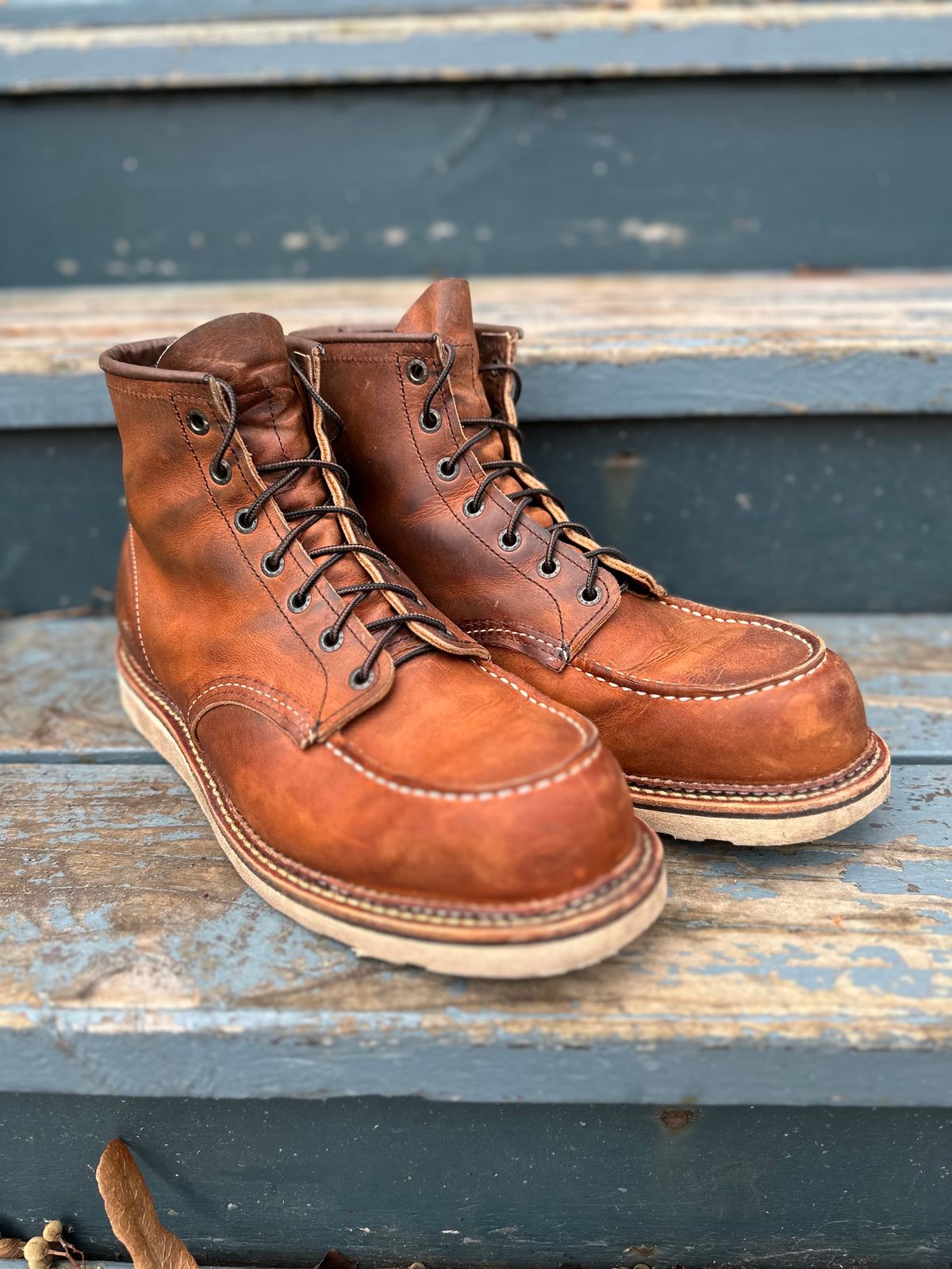 Photo by scratch.awl on November 3, 2023 of the Red Wing 6-Inch Classic Moc in S.B. Foot Copper Rough and Tough.