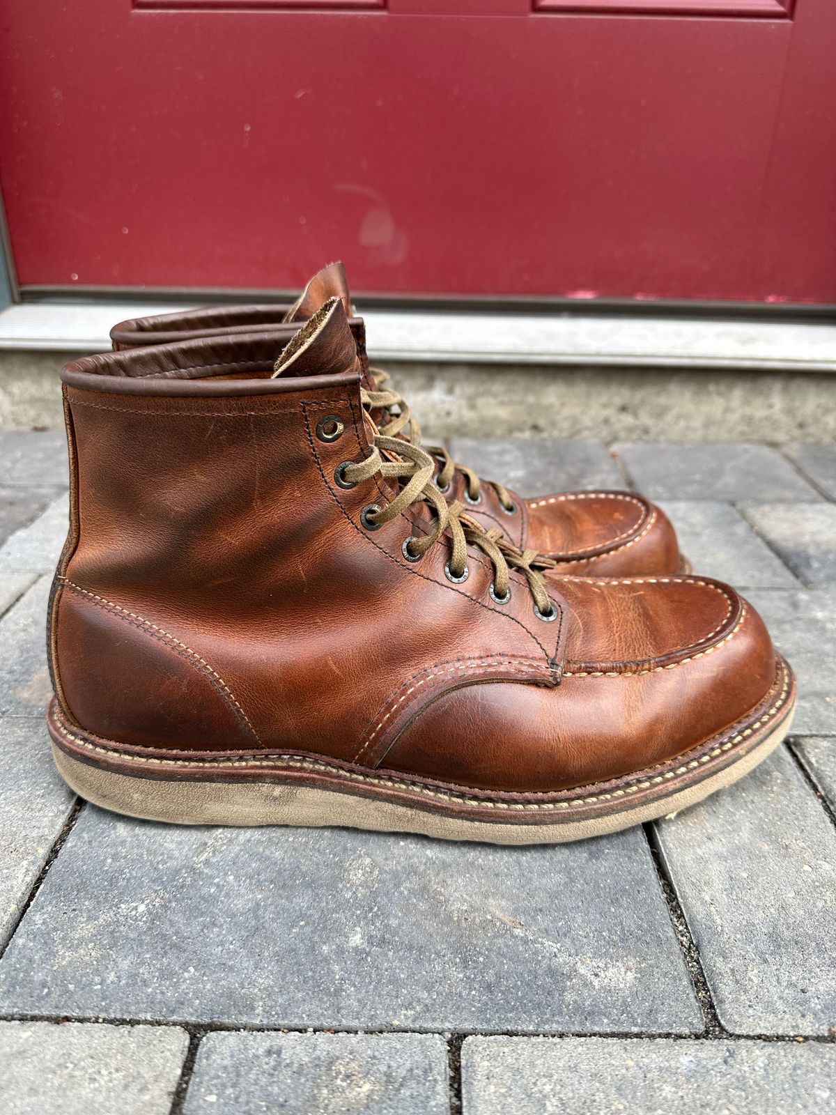 Photo by scratch.awl on April 3, 2024 of the Red Wing 6-Inch Classic Moc in S.B. Foot Copper Rough and Tough.