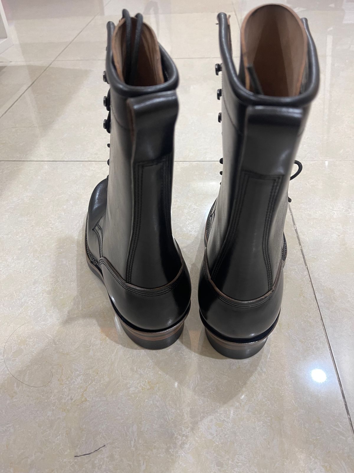 Photo by Vinh on November 2, 2023 of the Quan Shoemaker Unknown Model in Maryam Black Horsebutt.