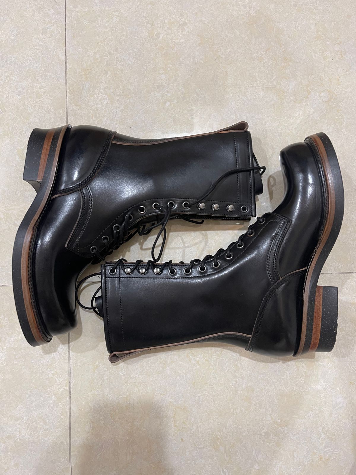 Photo by Vinh on November 2, 2023 of the Quan Shoemaker Unknown Model in Maryam Black Horsebutt.