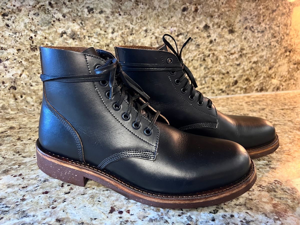 Photo by CayennePepper on October 12, 2023 of the Oak Street Bootmakers Field Boot in Horween Black Chromexcel.