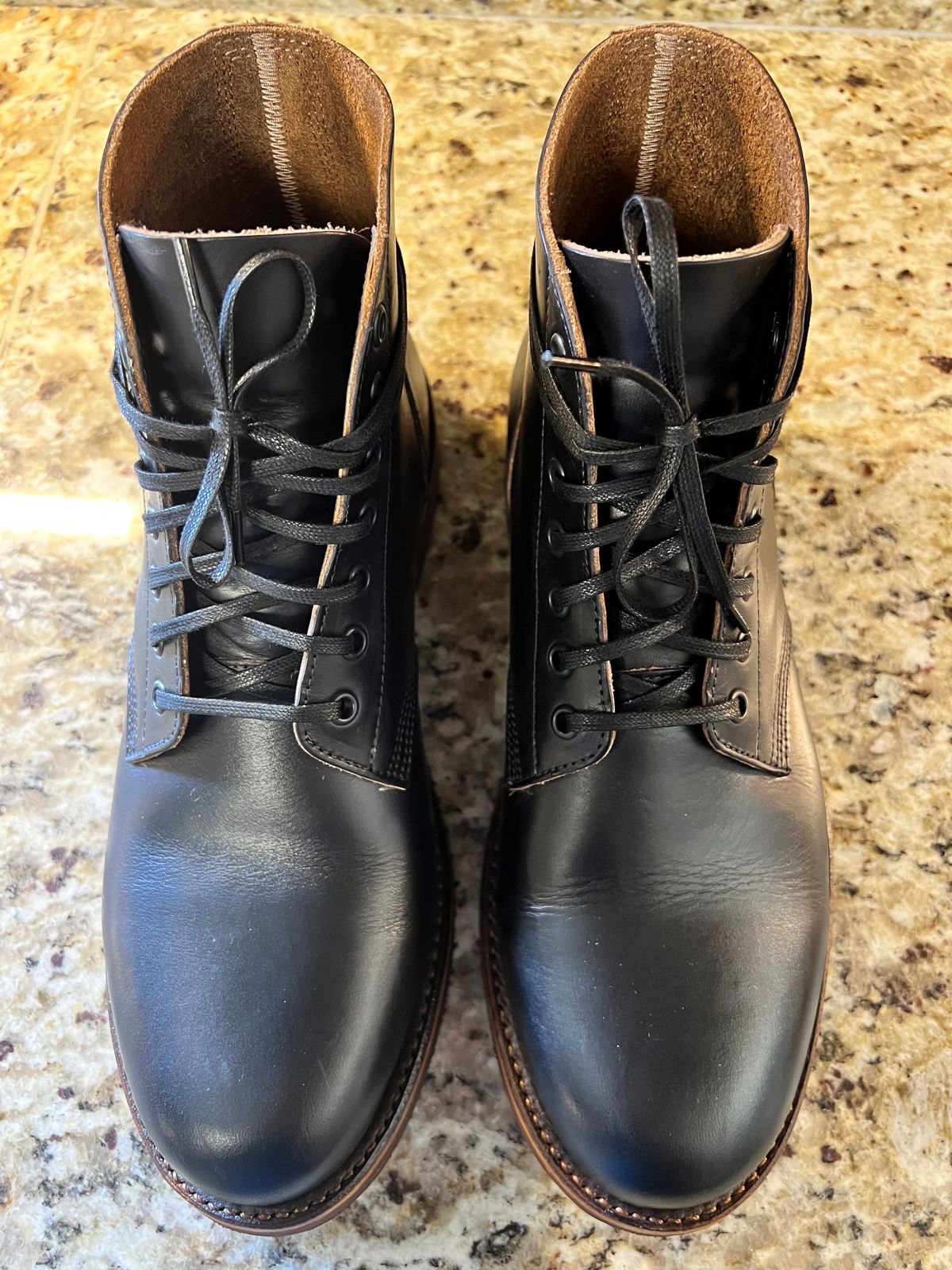 Photo by CayennePepper on October 12, 2023 of the Oak Street Bootmakers Field Boot in Horween Black Chromexcel.