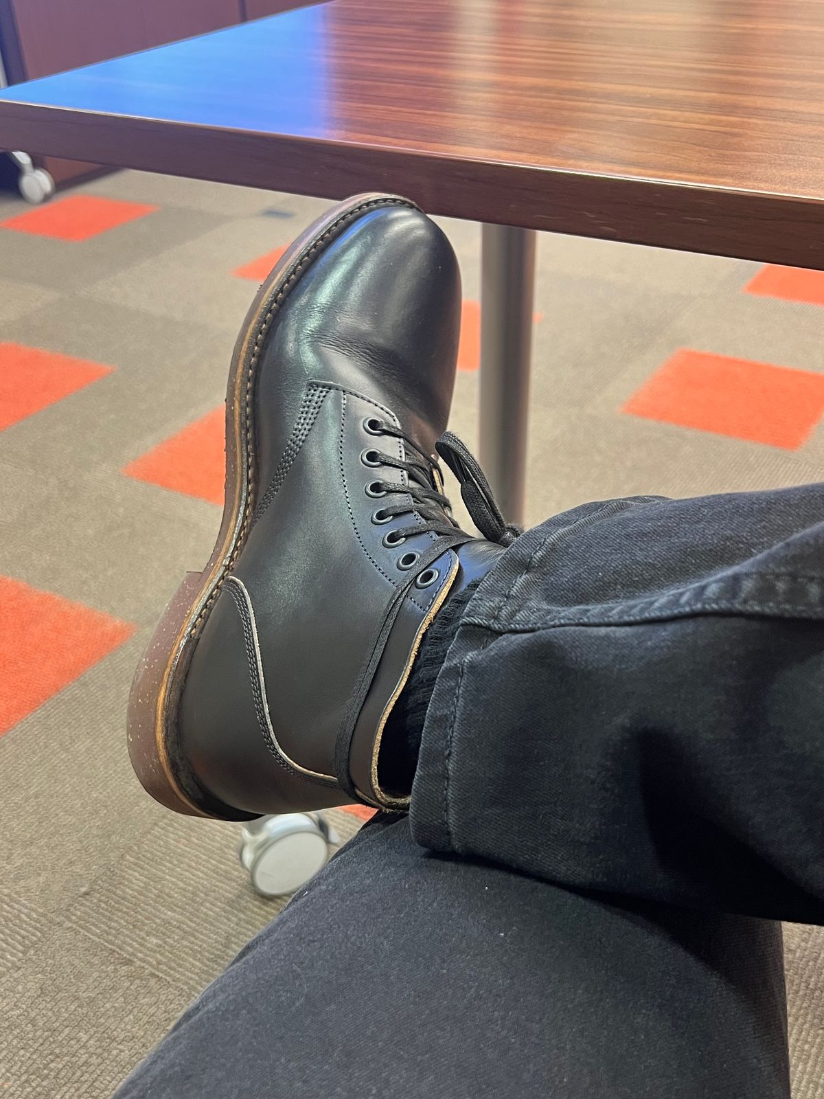 Photo by CayennePepper on October 18, 2023 of the Oak Street Bootmakers Field Boot in Horween Black Chromexcel.