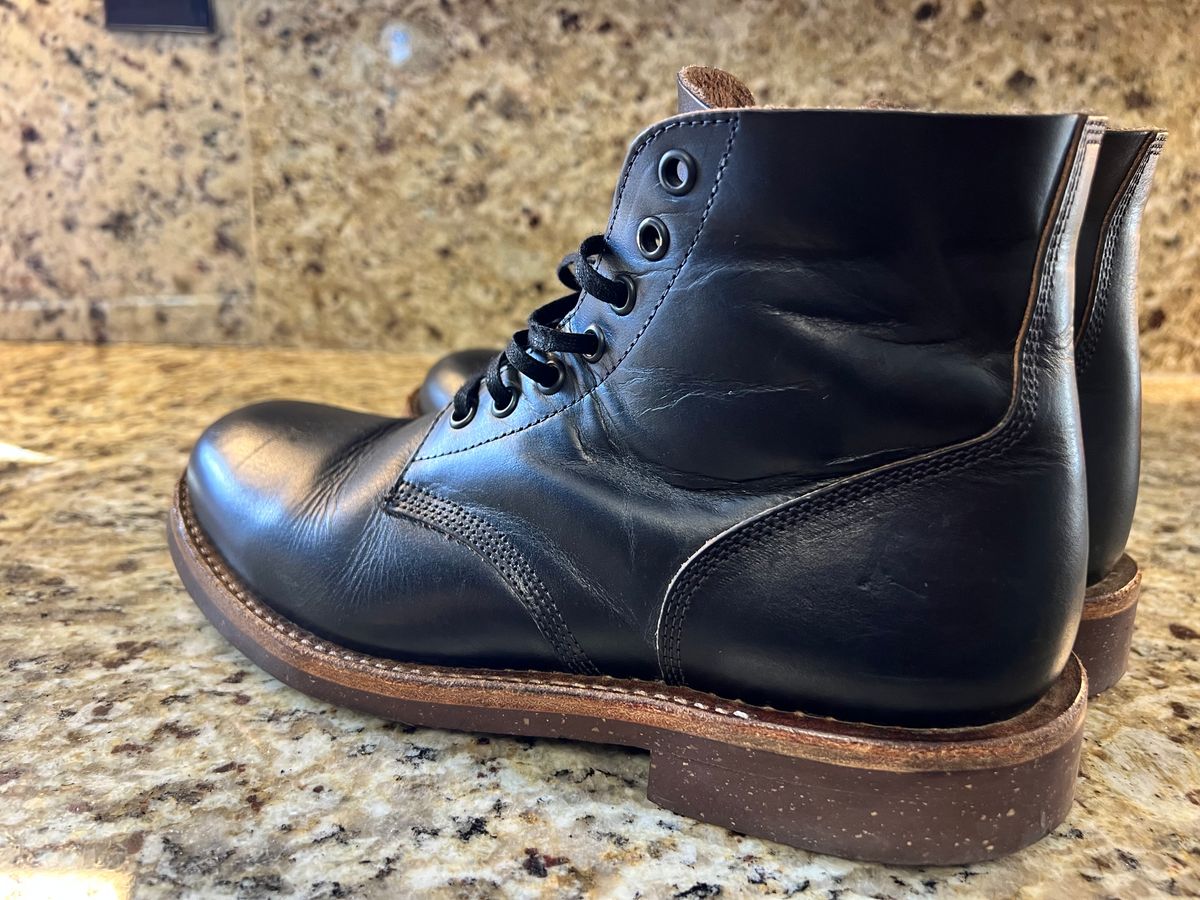 Photo by CayennePepper on November 16, 2023 of the Oak Street Bootmakers Field Boot in Horween Black Chromexcel.