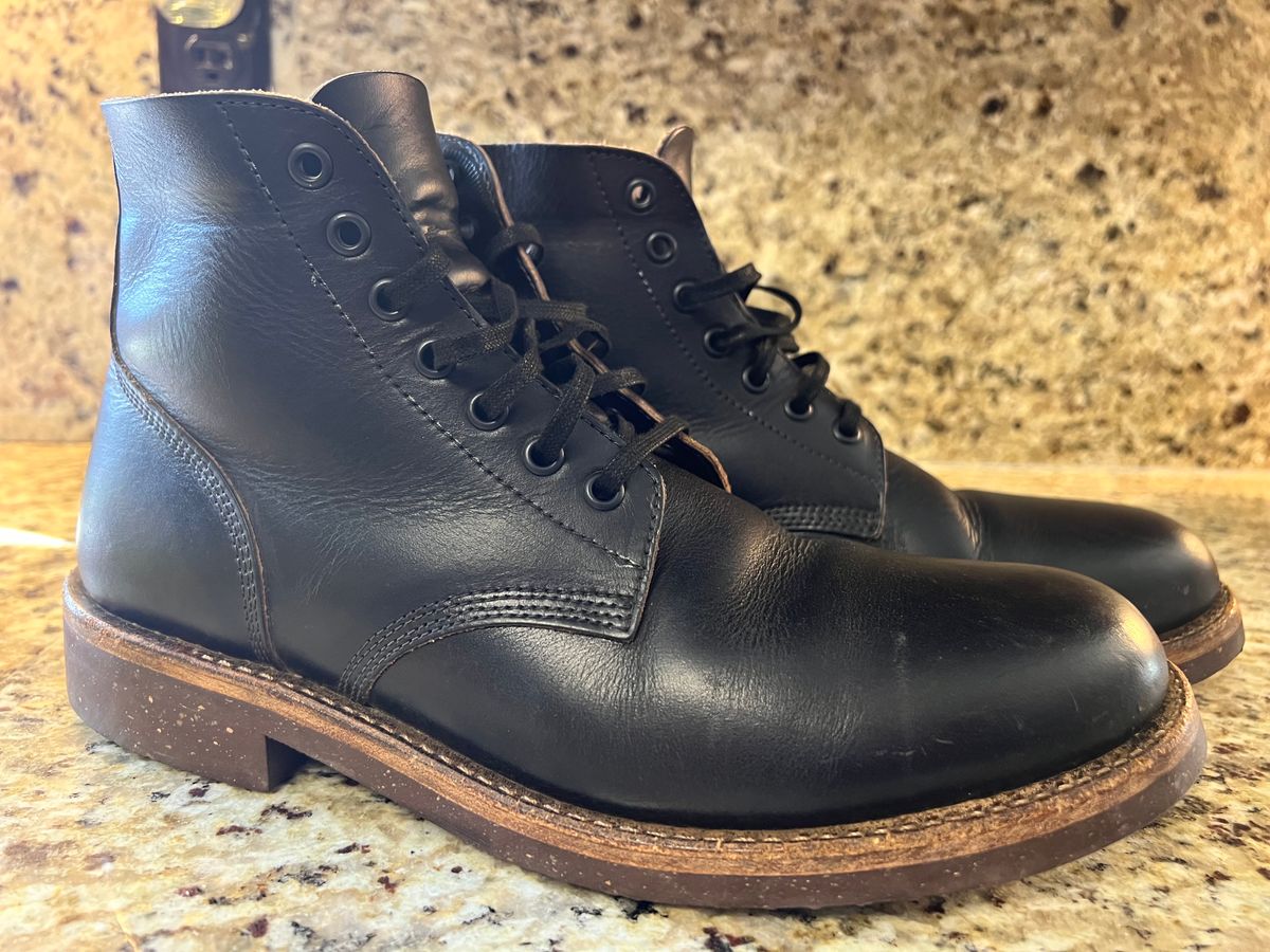 Photo by CayennePepper on November 16, 2023 of the Oak Street Bootmakers Field Boot in Horween Black Chromexcel.