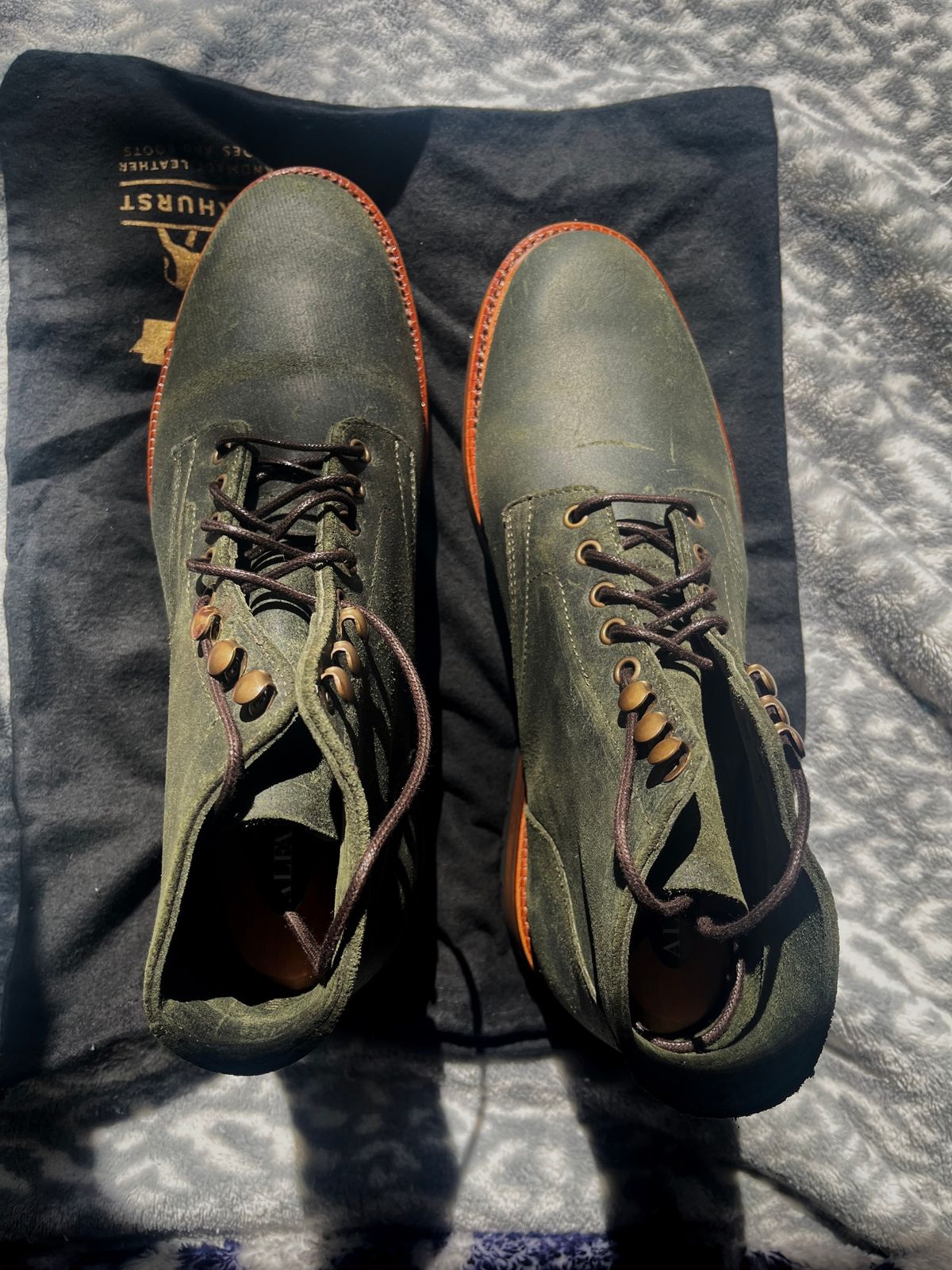 Photo by bijiyesic on October 7, 2023 of the Parkhurst The Allen in C.F. Stead Black Spruce Waxy Commander Suede.