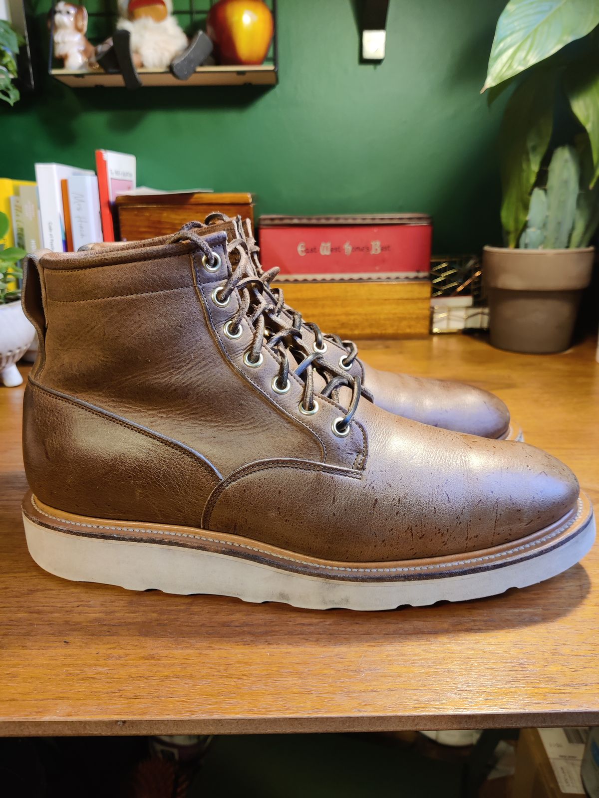 Photo by robin_lea on January 2, 2024 of the Viberg Scout Boot in C.F. Stead Camel Hair Waxed Kudu.