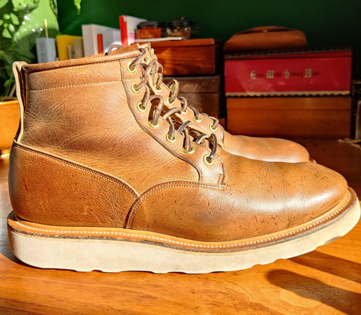 Photo by robin_lea on March 5, 2024 of the Viberg Scout Boot in C.F. Stead Camel Hair Waxed Kudu.