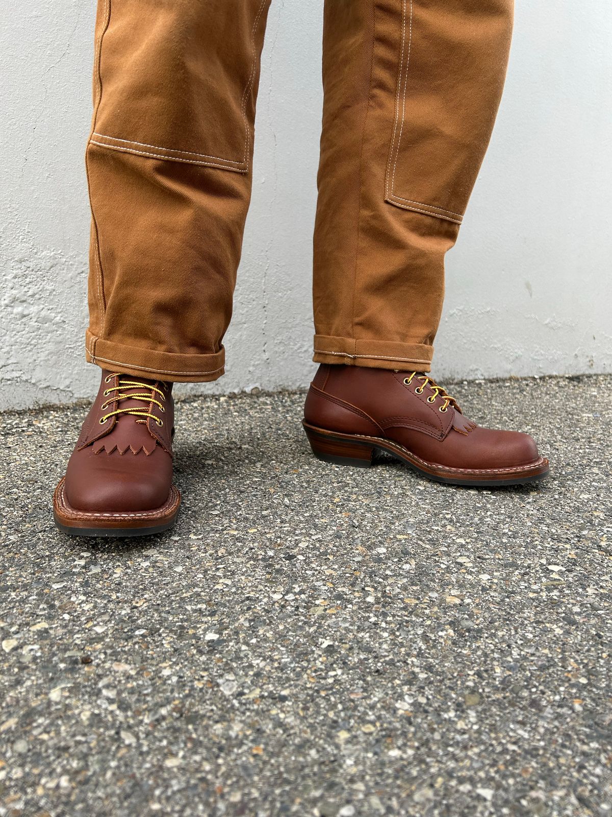 Photo by samuelthewavy on November 4, 2022 of the White's x Rose Anvil Drifter in Seidel Red Dog Oil Tan.