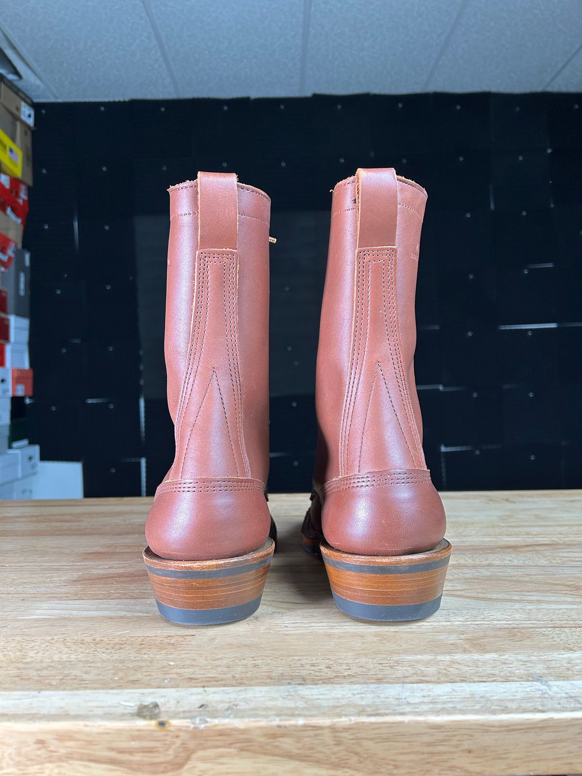 Photo by samuelthewavy on November 4, 2022 of the White's x Rose Anvil Drifter in Seidel Red Dog Oil Tan.