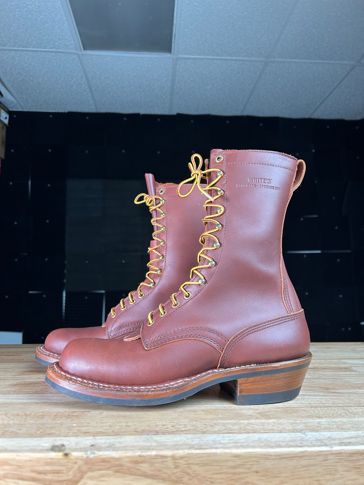 Photo by samuelthewavy on November 4, 2022 of the White's x Rose Anvil Drifter in Seidel Red Dog Oil Tan.