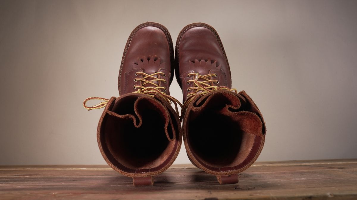 Photo by samuelthewavy on January 3, 2023 of the White's x Rose Anvil Drifter in Seidel Red Dog Oil Tan.