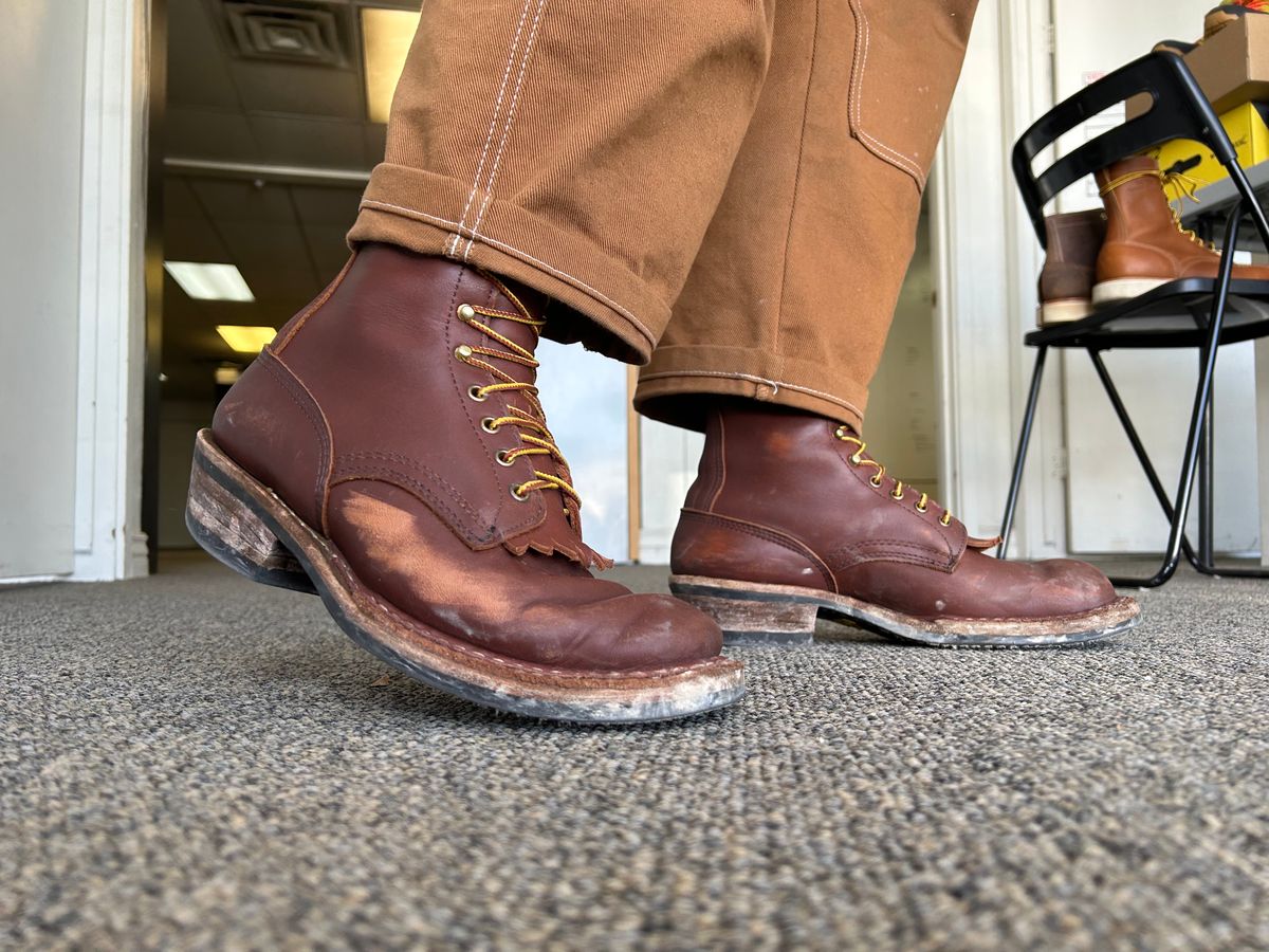 Photo by samuelthewavy on April 5, 2023 of the White's x Rose Anvil Drifter in Seidel Red Dog Oil Tan.