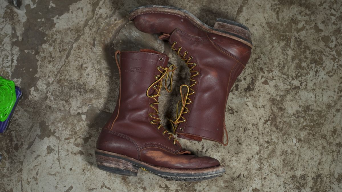 Photo by samuelthewavy on April 5, 2023 of the White's x Rose Anvil Drifter in Seidel Red Dog Oil Tan.
