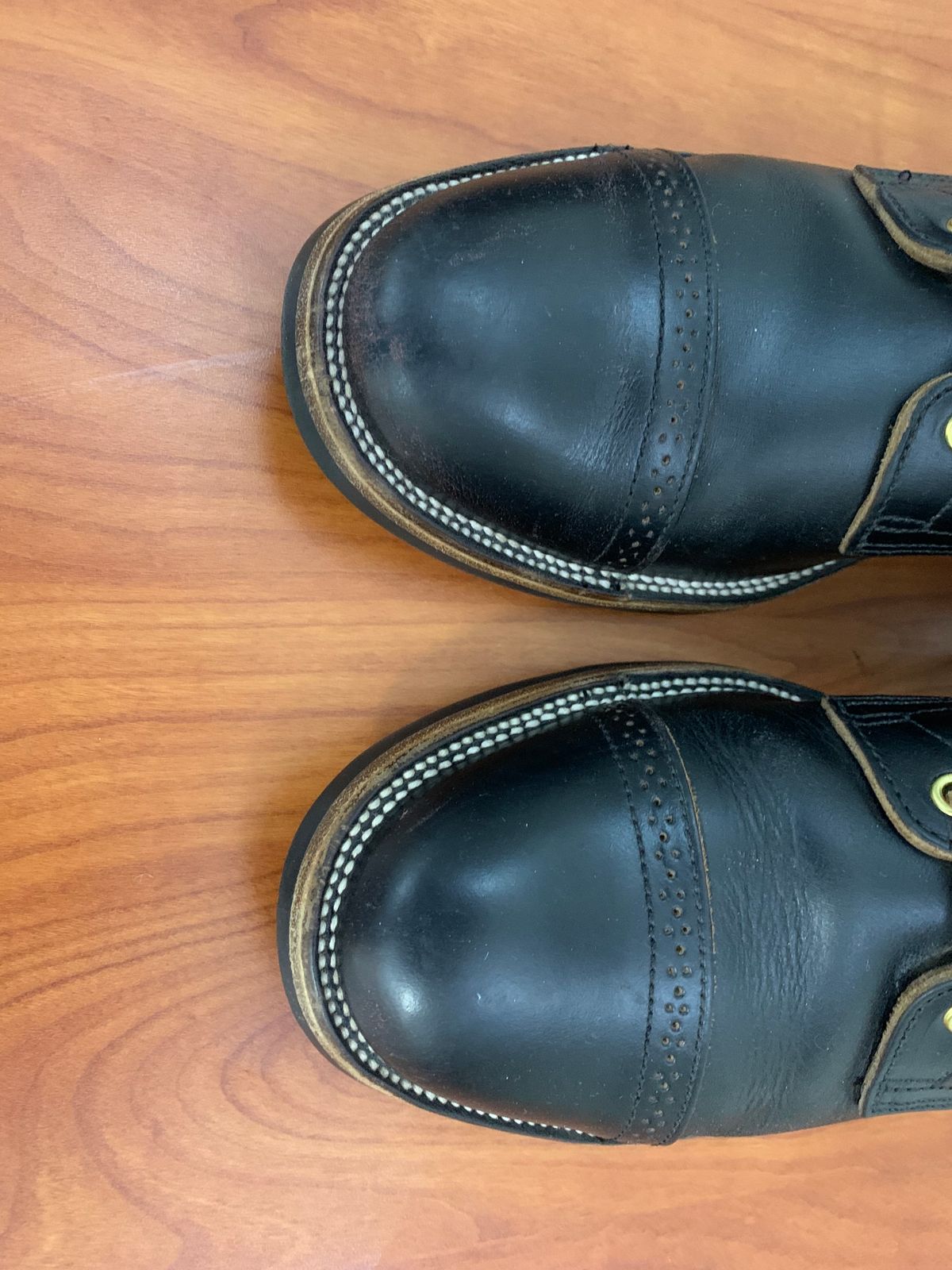 Photo by jarmul22 on December 6, 2022 of the XBXS Land Boots in Horween Black Chromexcel.