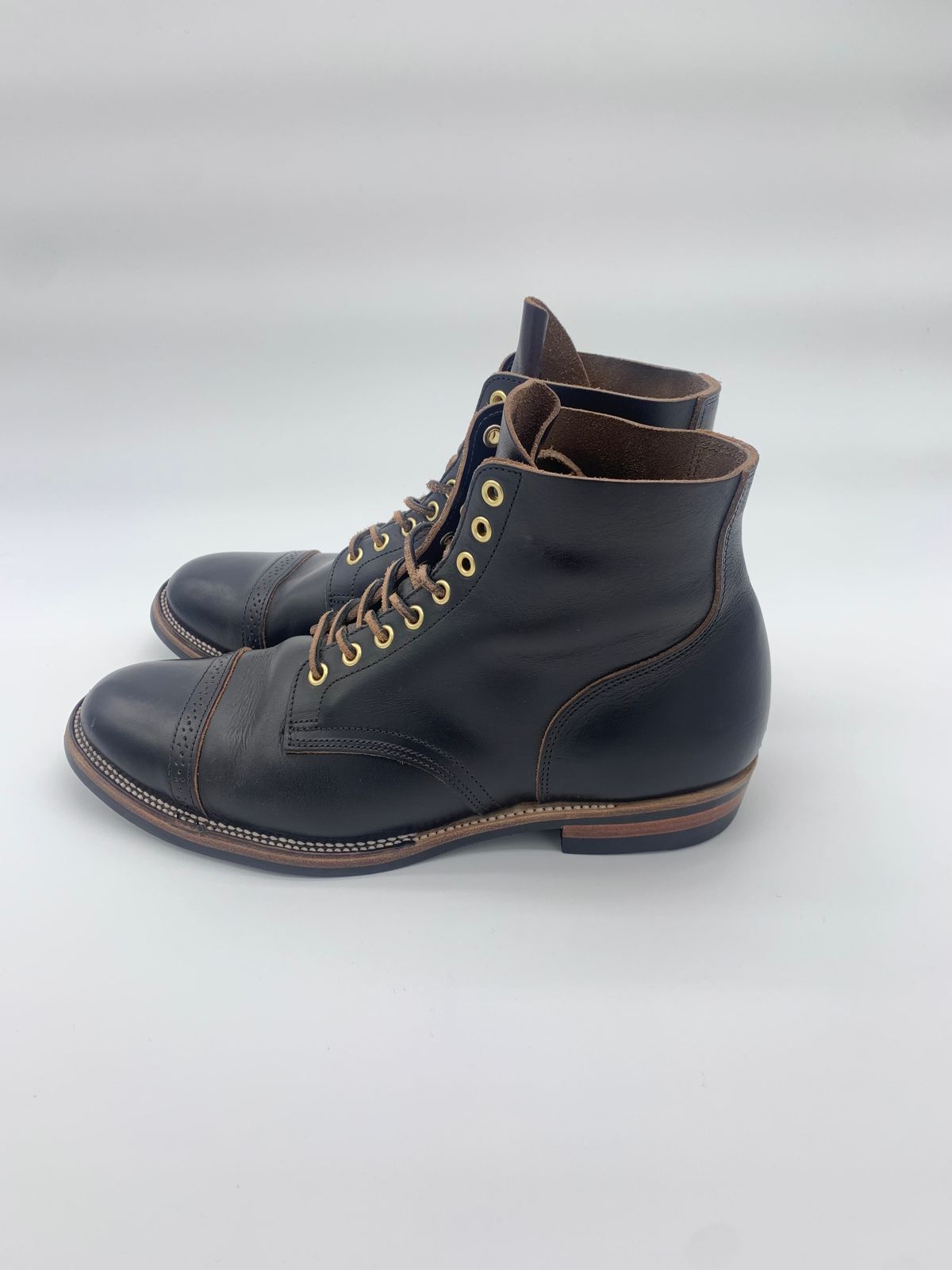 Photo by jarmul22 on January 6, 2023 of the XBXS Land Boots in Horween Black Chromexcel.