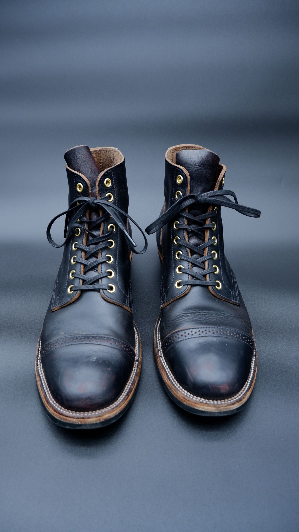 Photo by jarmul22 on April 6, 2023 of the XBXS Land Boots in Horween Black Chromexcel.