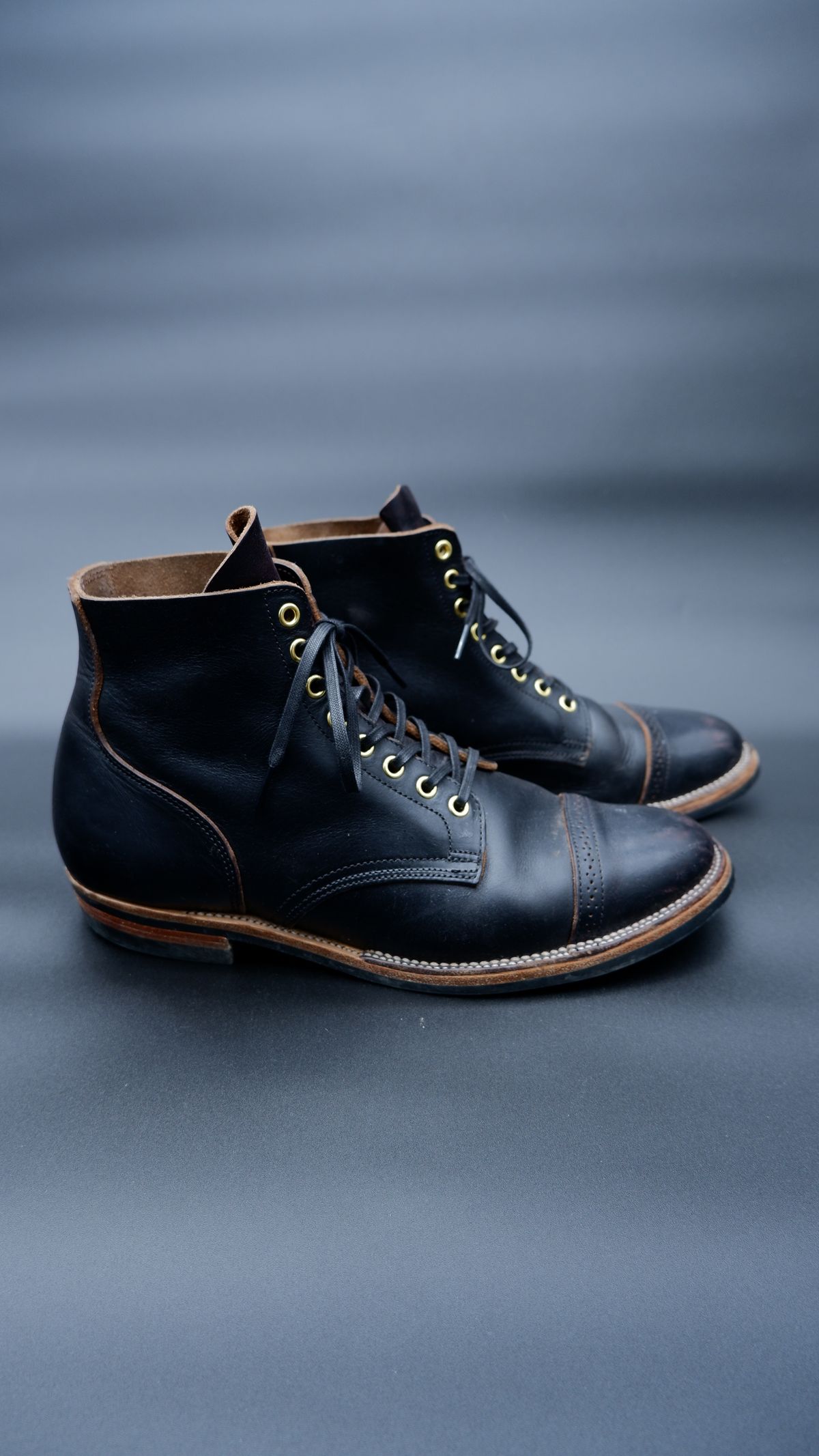 Photo by jarmul22 on April 6, 2023 of the XBXS Land Boots in Horween Black Chromexcel.
