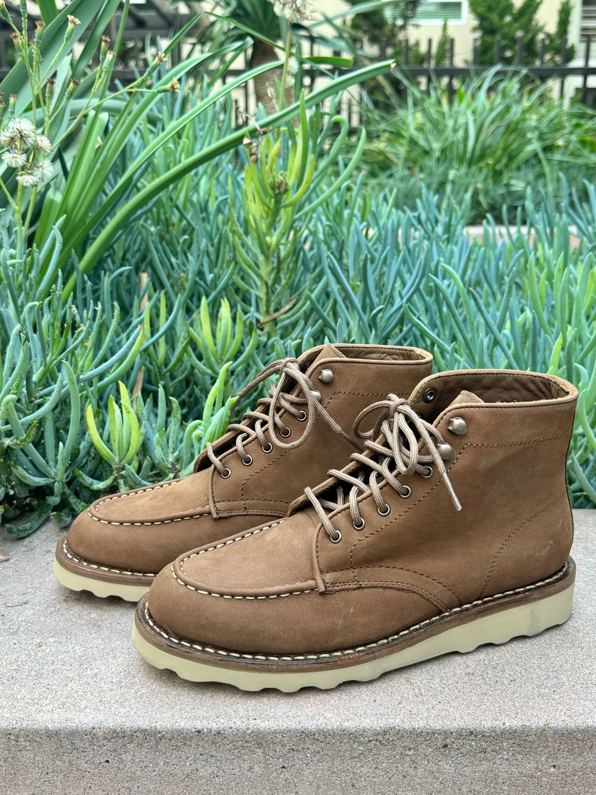 Photo by jarmul22 on October 10, 2023 of the Thursday Diplomat in Pebble WeatherSafe Nubuck.