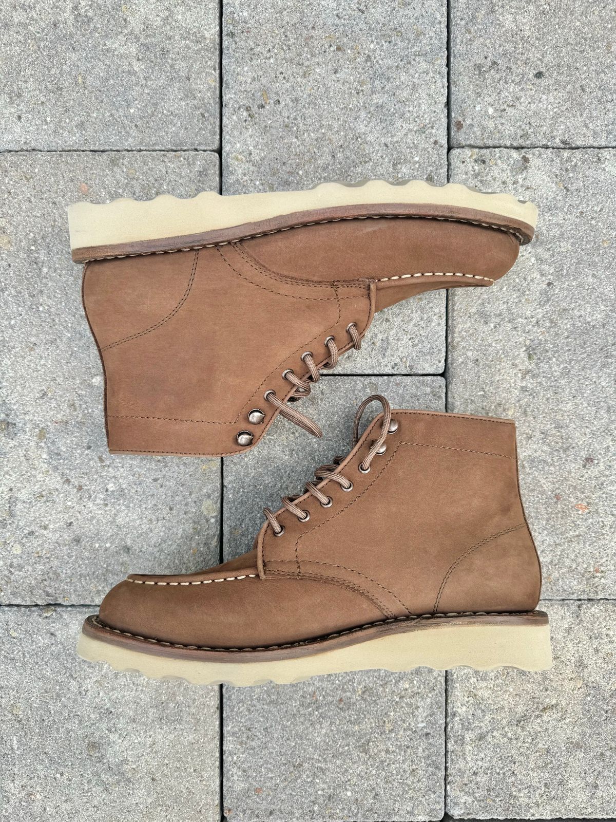 Photo by jarmul22 on October 10, 2023 of the Thursday Diplomat in Pebble WeatherSafe Nubuck.