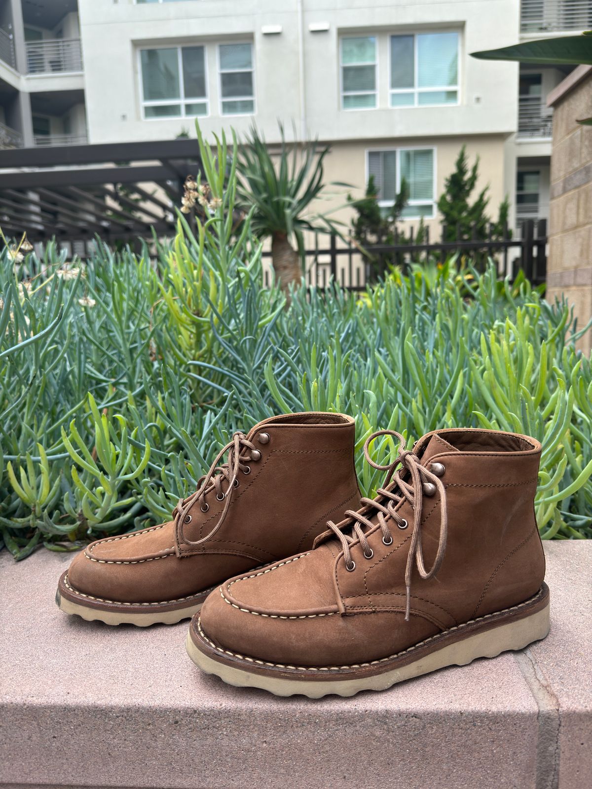 Photo by jarmul22 on November 7, 2023 of the Thursday Diplomat in Pebble WeatherSafe Nubuck.