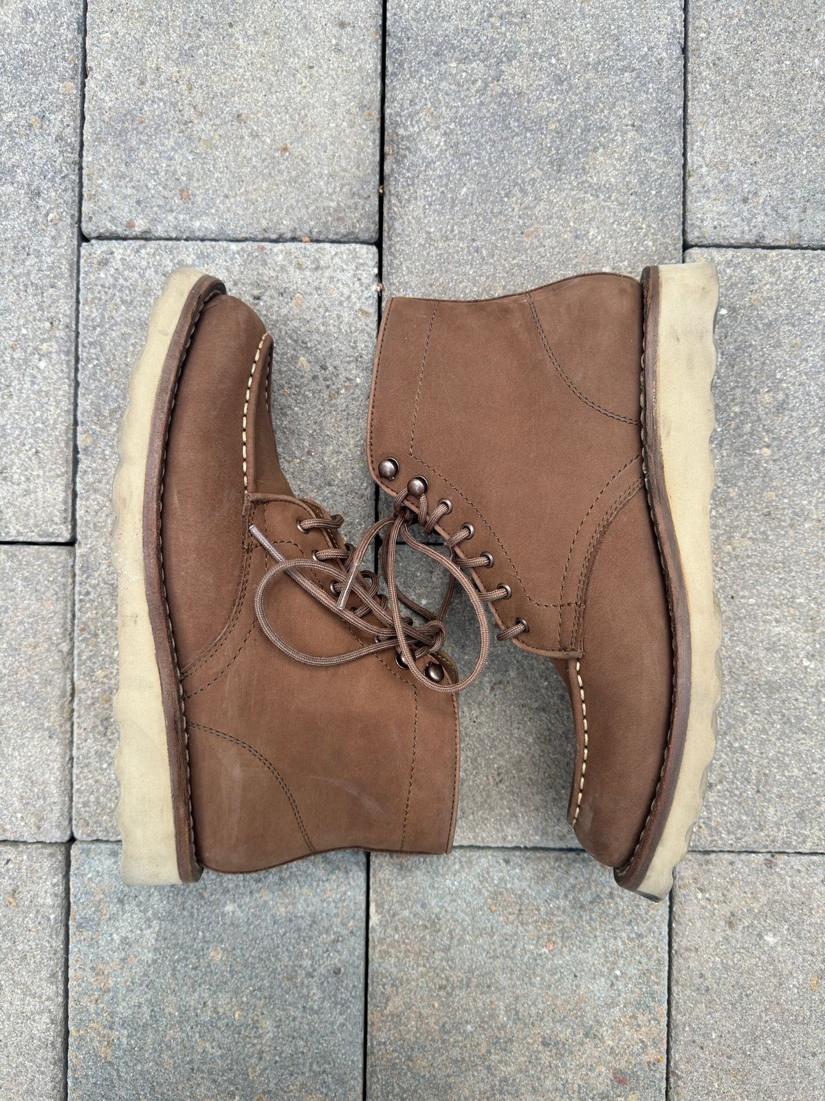 Photo by jarmul22 on November 7, 2023 of the Thursday Diplomat in Pebble WeatherSafe Nubuck.